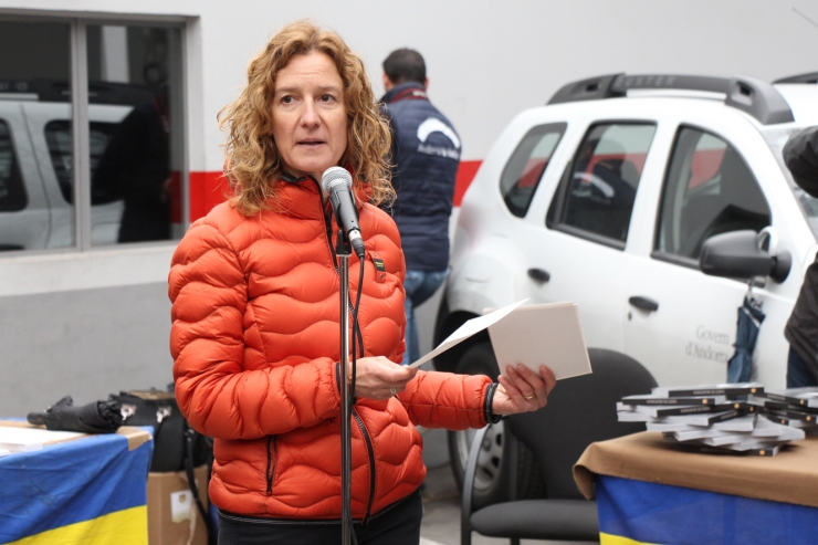 La ministra de Medi Ambient, Agricultura i Sostenibilitat, Sílvia Calvó, dura la presentació de la 40a Fira concurs de bestiar celebrada a Andorra la Vella aquest dissabte.